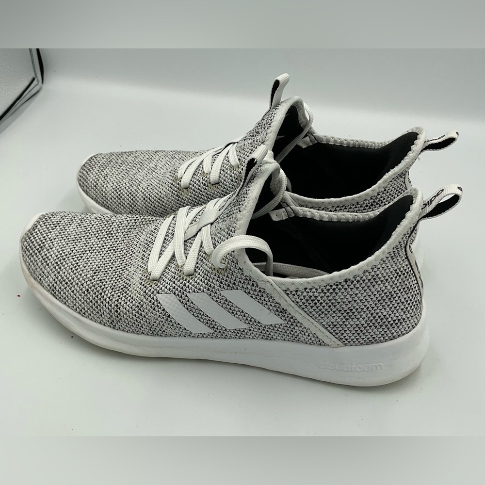 ADIDAS WOMENS 8.5 gray and black